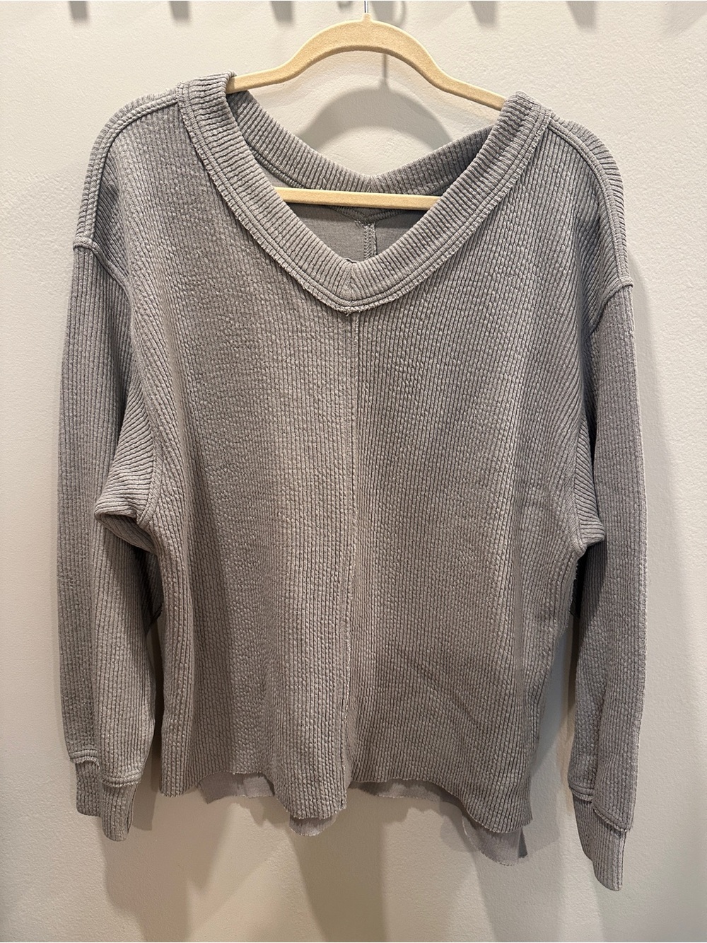 Aerie Women’s V‑Neck Thermal Sweater in Light Gray